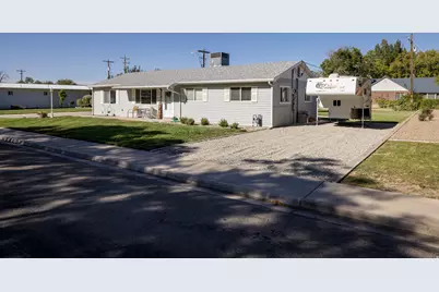 65 N Clark St, Green River, UT 84525 - Photo 3