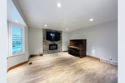 9231 S 1520 Res E, Sandy, UT 84092 - Photo 11