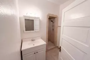 384 E St, Salt Lake City, UT 84103 - Photo 11