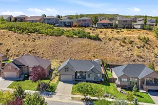 15082 S Eagle Crest Dr, Draper (UT Cnty), UT 84020 - Photo 11