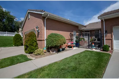 5302 S Birch Rd E, Murray, UT 84117 - Photo 1