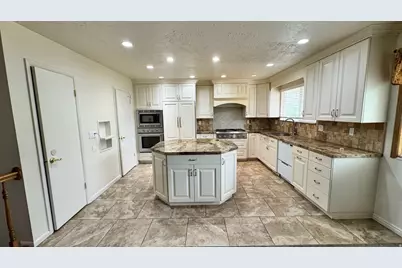 4114 W Kirkwall Cir, South Jordan, UT 84009 - Photo 9