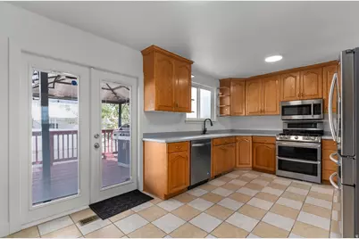 5790 W Lodestone Ave, Kearns, UT 84118 - Photo 7