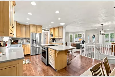 568 E Center St, Providence, UT 84332 - Photo 9