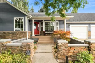 568 E Center St, Providence, UT 84332 - Photo 3