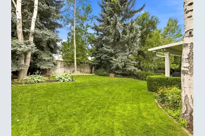 568 E Center St, Providence, UT 84332 - Photo 39