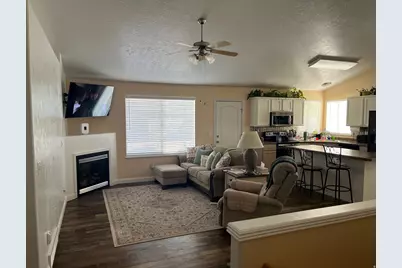 3784 S Parker Dr, Riverdale, UT 84405 - Photo 7