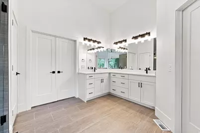 8921 S Somerton Cir, Sandy, UT 84093 - Photo 17