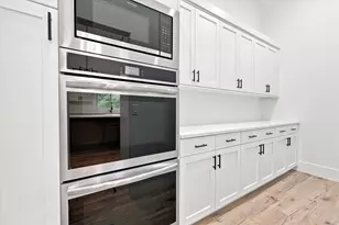 8921 S Somerton Circle, Sandy, UT 84093 - Photo 9