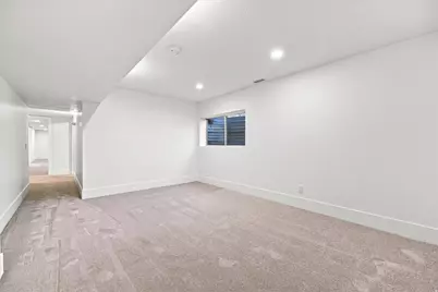 8921 S Somerton Cir, Sandy, UT 84093 - Photo 33