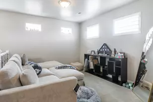 585 S 2200 W, Layton, UT 84041 - Photo 13