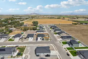 219 N Hatchet Ranch Dr W, Grantsville, UT 84029 - Photo 43