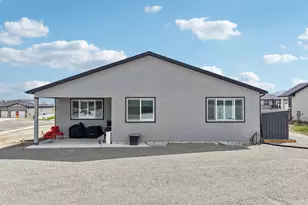 219 N Hatchet Ranch Dr W, Grantsville, UT 84029 - Photo 33