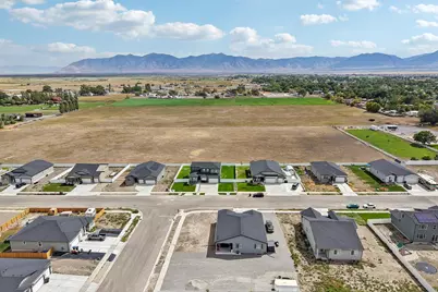 219 N Hatchet Ranch Dr W, Grantsville, UT 84029 - Photo 41