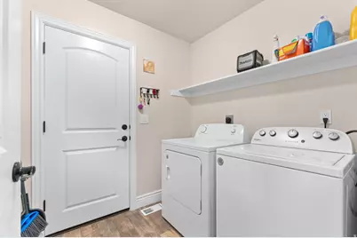 1931 N 370 E, Tooele, UT 84074 - Photo 17