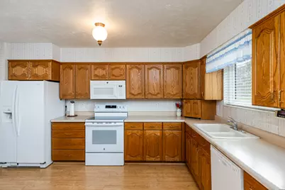 1751 E 8180 S, Sandy, UT 84093 - Photo 9