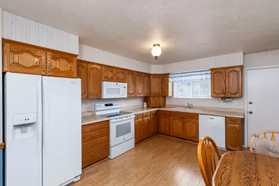 1751 E 8180 S, Sandy, UT 84093 - Photo 7