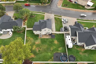 1808 Heritage Pkwy, Syracuse, UT 84075 - Photo 3