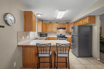 1765 W Garden Dr, Pleasant Grove, UT 84062 - Photo 11