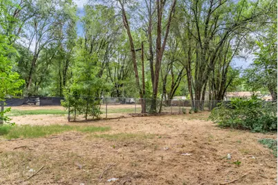987 E 16th St S, Ogden, UT 84404 - Photo 33
