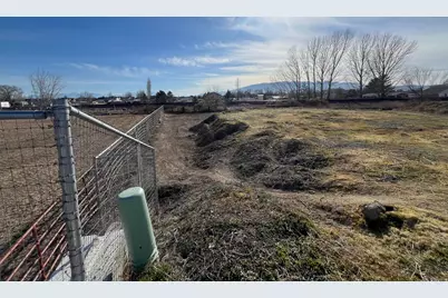 207 W 500 S, Lehi, UT 84043 - Photo 3