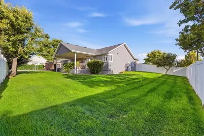 3215 W Cameron Court S, South Jordan, UT 84095 - Photo 39