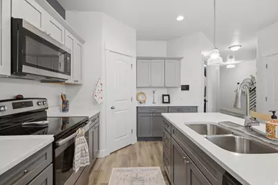 2304 N 3720 W, Lehi, UT 84048 - Photo 17