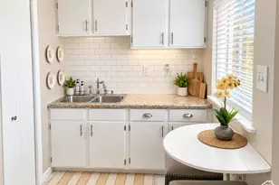 889 W 3600 S, Bountiful, UT 84010 - Photo 5
