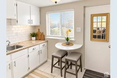 889 W 3600 S, Bountiful, UT 84010 - Photo 7