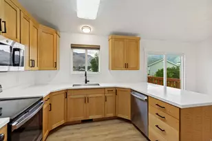 572 S 375 W, Ogden, UT 84404 - Photo 7