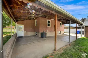 110 W 1700 S, Bountiful, UT 84010 - Photo 27