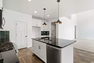 8686 N Iron Horse Dr, Lake Point, UT 84074 - Photo 19