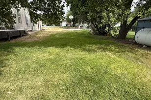 492 N 100 W, Malad City, ID 83252 - Photo 25