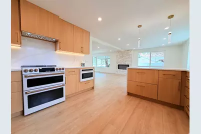 3332 E Fort Union Blvd, Cottonwood Heights, UT 84121 - Photo 9