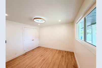 3332 E Fort Union Blvd, Cottonwood Heights, UT 84121 - Photo 15