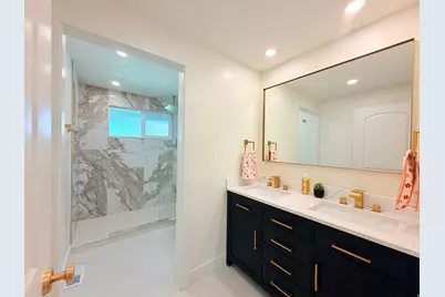 3332 E Fort Union Blvd, Cottonwood Heights, UT 84121 - Photo 17
