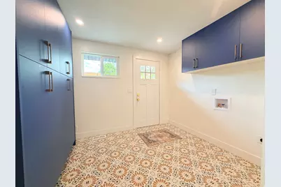 3332 E Fort Union Blvd, Cottonwood Heights, UT 84121 - Photo 11