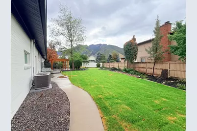 3332 E Fort Union Blvd, Cottonwood Heights, UT 84121 - Photo 33