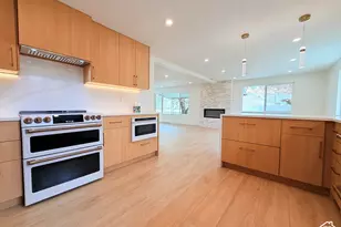 3332 East Fort Union Blvd, Cottonwood Heights, UT 84121 - Photo 9