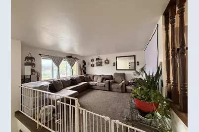 881 W 400 S, Vernal, UT 84078 - Photo 9