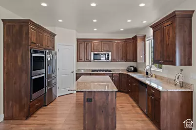 2752 W 725 N, Layton, UT 84041 - Photo 11