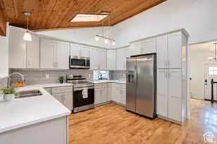 2407 E Hunts End Dr, Sandy, UT 84092 - Photo 11