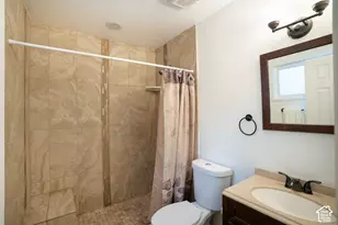 2407 E Hunts End Dr, Sandy, UT 84092 - Photo 27