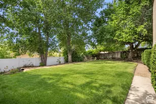 2407 E Hunts End Dr, Sandy, UT 84092 - Photo 3
