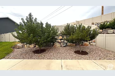 688 W Beth Cir, Saratoga Springs, UT 84045 - Photo 45