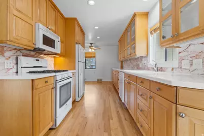 1889 E 4675 S, Holladay, UT 84117 - Photo 11