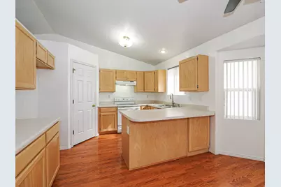 554 N 7th St E, Tooele, UT 84074 - Photo 15