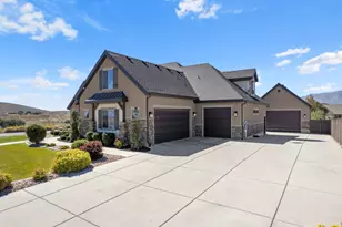 9031 N Cassie Dr E, Eagle Mountain, UT 84005 - Photo 3