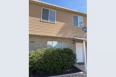 256 W 350 N #UNIT B, Vernal, UT 84078 - Photo 3