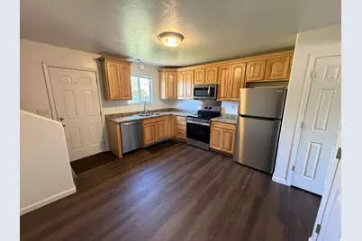 256 W 350 N #UNIT B, Vernal, UT 84078 - Photo 7